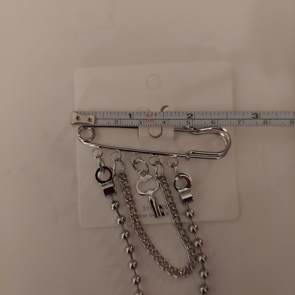 Chain Brooch Pin - Picture 7 of 8